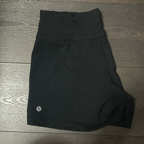 LULULEMON BLACK SHORTS. - Picture 1 of 6